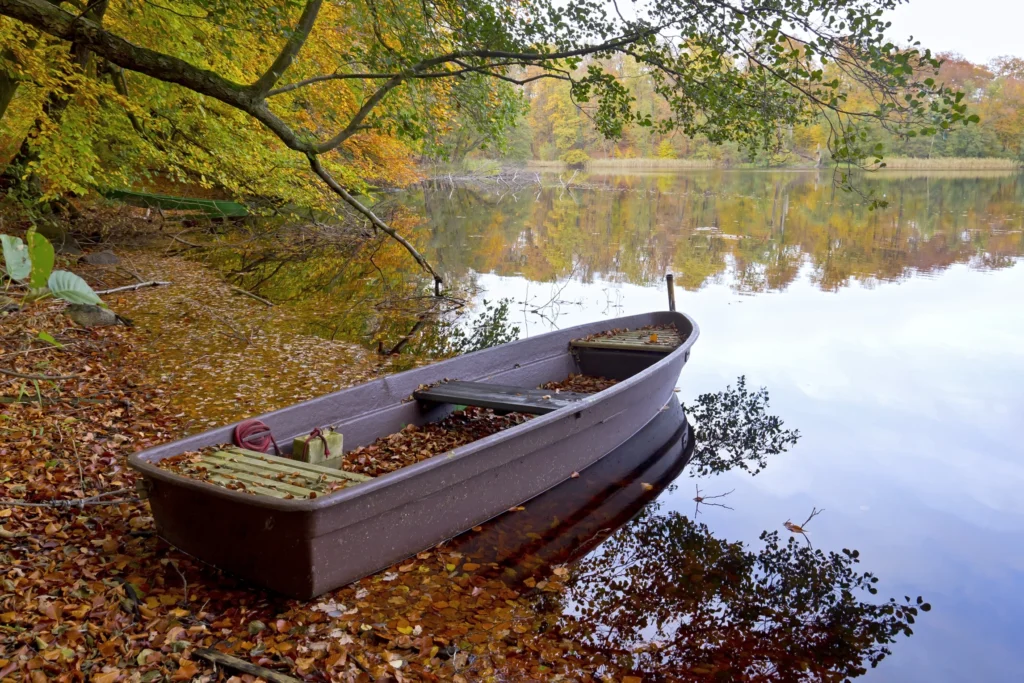 Photo of boat on a lake - God's peace can be yours