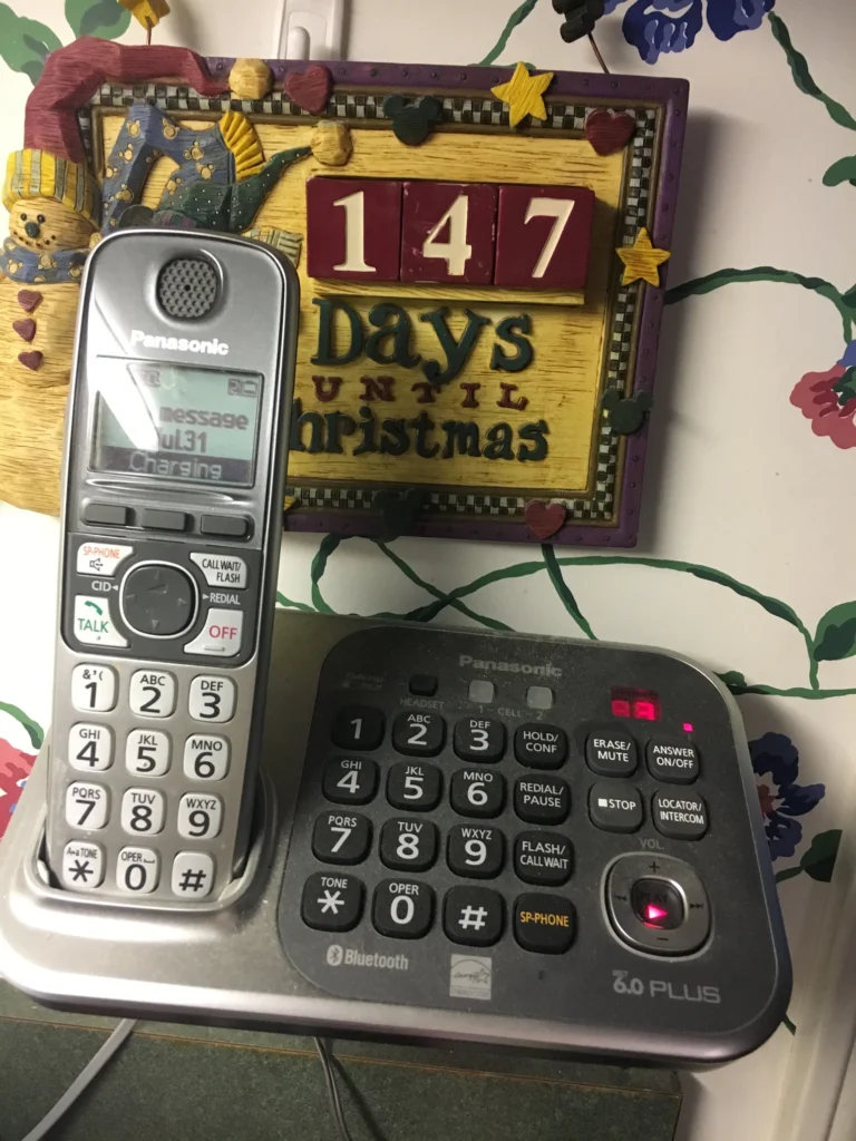 phone Connecting with others thru this thing